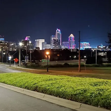Suite 4, Sleep 6, Walk To Attractions In Uptown Charlotte Esterno foto