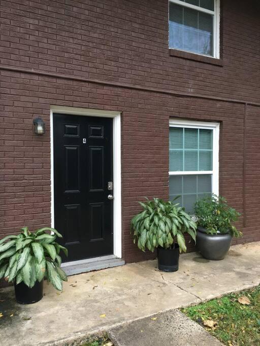4, Sleep 6, Walk To Attractions In Uptown Apartment
